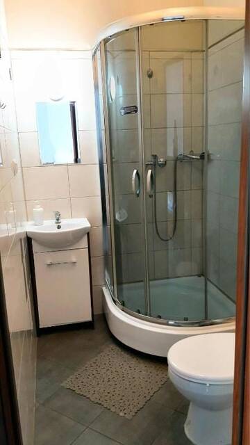 Фото номера Просторный двухместный номер с 2 отдельными кроватями Хостелы Hostel Byków Wrocławska г. Długołęka 14