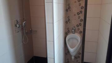 Фото номера Четырехместный номер с собственной ванной комнатой Хостелы Hostel Byków Wrocławska г. Długołęka 2